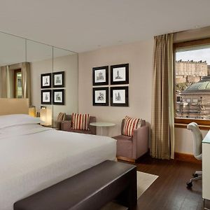 Deluxe Zimmer mit Kingsize-Bett